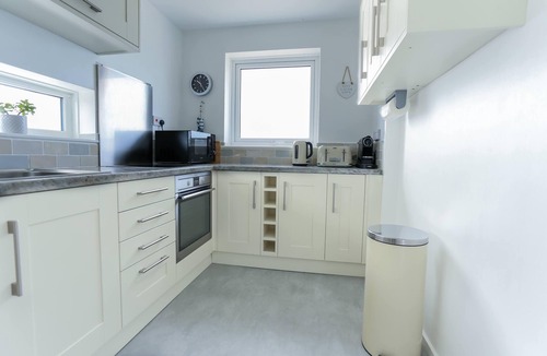 Wittering Apartment | Tides - Beach Front Apartment in Bracklesham Bay