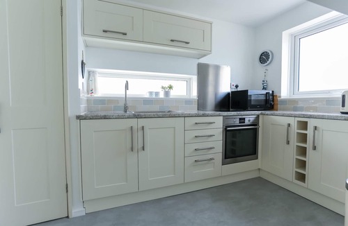 Wittering Apartment | Tides - Beach Front Apartment in Bracklesham Bay