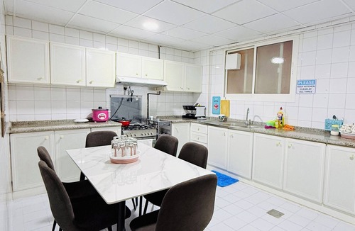 Al Majaz Apartment | TIDY Premium Hostel Male&Female UPPER BED Sharjah