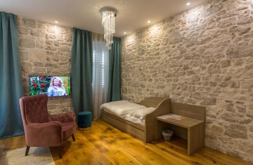 Old Town Apartment | Tifani Luxury Rooms 2