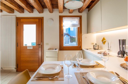 Burano House | TIFFANY GOLD