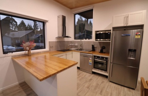 Ohakune House | Tiffany hot pool spa