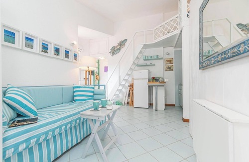 Golfo di Marinella Apartment | Tiffany With Shared Pool, Marinella, Italy