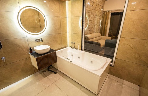 Bail Parao Resort | Tiger Aura resort