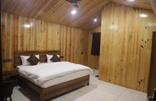 Puranpur Hotel | Tiger Woods