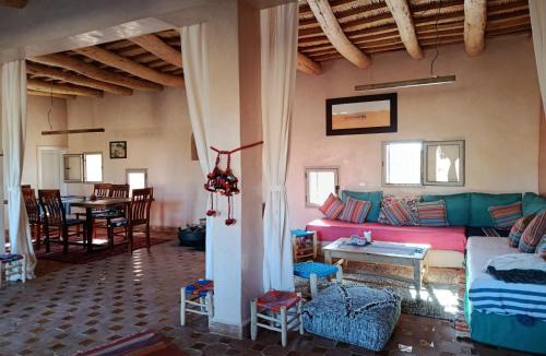 Souk Lakhmis Dades House | Tigmi N'Dounit Lodge et Nature