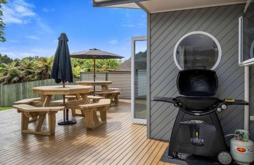 Springfield House | Tihi Time - Great Deck Spa Pool & Games Room