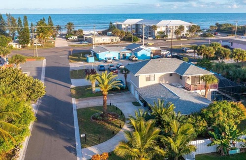 Satellite Beach House | TIKI BLUE SOUTH-GREAT BEACH GETAWAY for 6-10