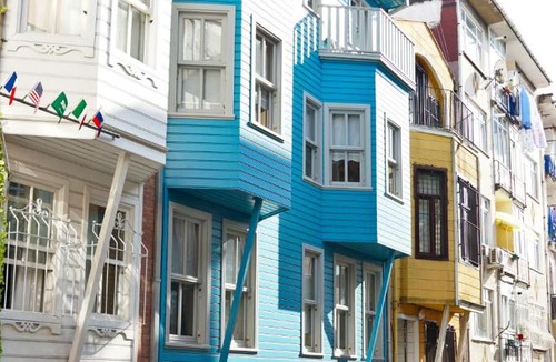 Rasimpasa Hotel | Tilas - Rooms in 19th Century Wooden Townhouse,Kadikoy