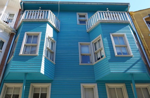 Rasimpasa Hotel | Tilas - Rooms in 19th Century Wooden Townhouse,Kadikoy