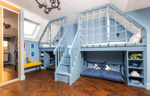 Bracknell House | Tilehurst Cottage - Modern 3beds -3 baths- 20 min from Legoland-Ascot-Windsor