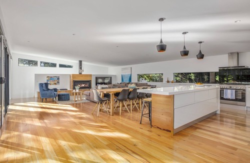 Sorrento House | TIMARU LUXURY, SIMPLY RELAX, ENJOY THE TRANQUILITY IN SORRENTO