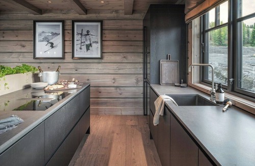 Skeikampen House | Timber cabin with ski slope and sauna