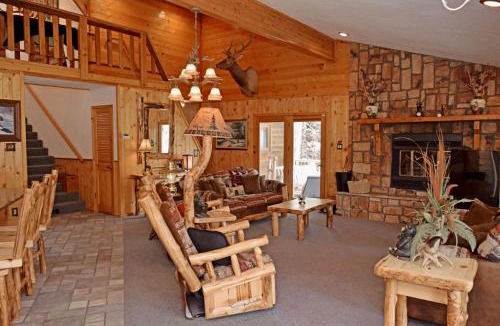 Taos Ski Valley House | Timber Crest Retreat