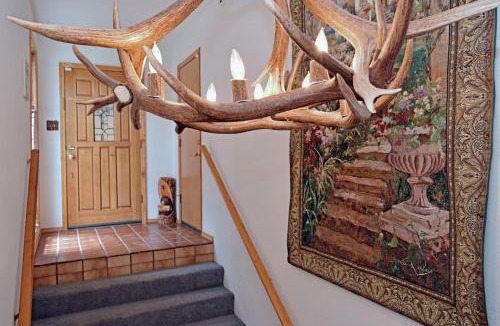 Taos Ski Valley House | Timber Crest Retreat