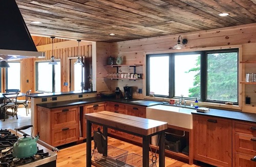 Lutsen Cottage | Timber-frame Beach Chalet on Lake Superior between Lutsen and Grand Marais