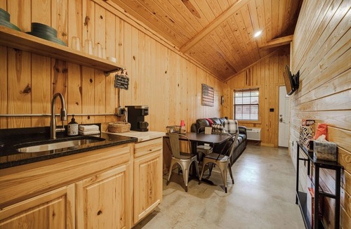 Amity Cabin | Timber Lodge Ranch - Studio 1