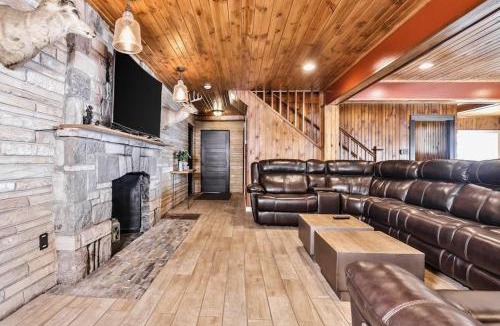 Rhinelander House | Timber Lodge Retreat