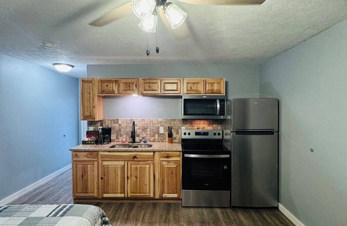Jamestown Hotel | Timber Pointe Resort