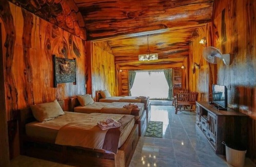 Tha Khoei Hotel | Timberland and Fruit Resort