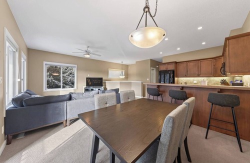 East Kootenay Villa | Timberline Crest | Balcony | Backyard | Pets Ok