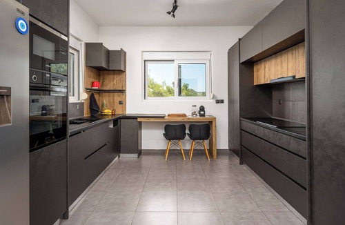 Filerimos House | Timberline Villa