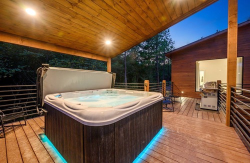 Hochatown Cabin | Timberstone: Modern—Incredible Gameroom & Backyard—A+ Location—EV Charger—75" TV