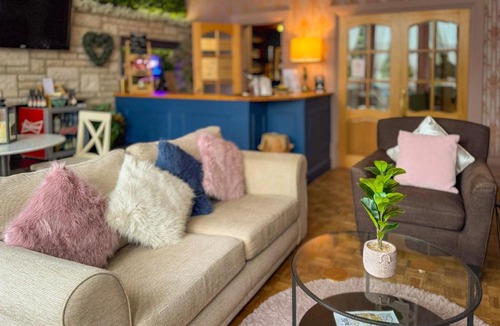 Weston-super-Mare House | Timbertop Suites - Adults Only