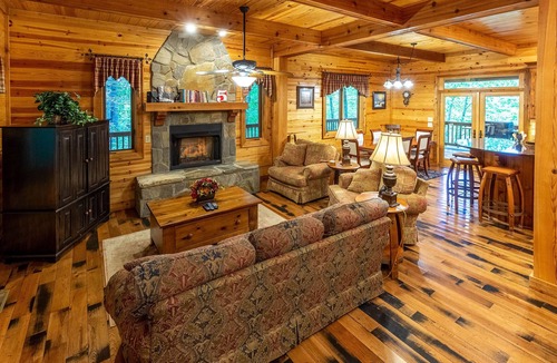 Tuckasegee Cabin | Timberwolf - Spacious Smoky Mountain Cabin w/Cornhole, Putt putt!