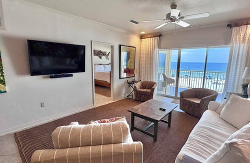 Orange Beach East Condo | Time to get… 🎶 Knee deep in the water somewhere! 🎶 on island time!
