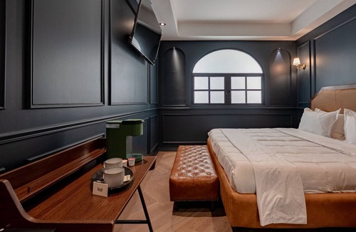 Benito Juarez Bed & Breakfast | Timeless Elegance with City Views