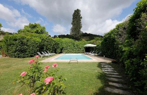 Poggibonsi Villa | Timeless Elegance