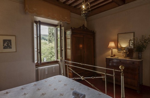 Poggibonsi Villa | Timeless elegance