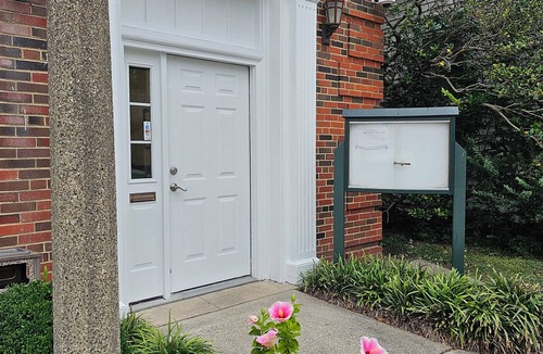 Onancock House | Timeless Elegance with Modern Luxury: Historic 6-Bedroom Home