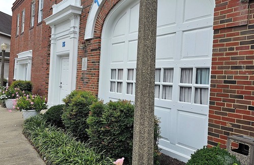 Onancock House | Timeless Elegance with Modern Luxury: Historic 6-Bedroom Home