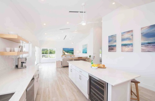 North Side Villa | Timmy's Place: Family Beach House w/Backyard Snorkeling, Rec Room, & Seaside Swing Set