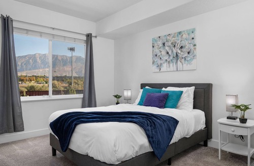 Sunset Heights Apartment | Timp View Luxury Haven with year round hot tub, climbing wall, & bowling