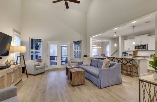 Tullahoma House | Tims Ford: All-Season Porch, EV