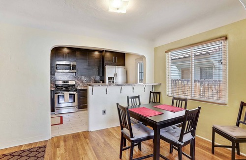 Raynolds Addition House | Tingly Beach Hide-A-Way, Trails, Coffee Shops, Brew Pubs, Night Entertainment