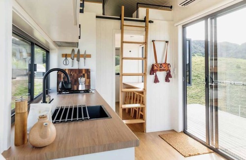 Pinbarren Cabin | Tiny Aahana - Sunshine Coast Hinterland