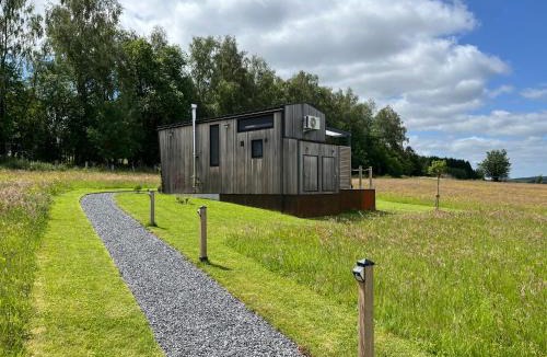 Redu House | Tiny BlackandWood