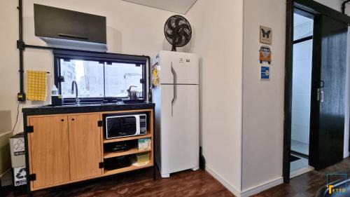 Castelo Branco House | Tiny Container Apartments at Meia Praia - Tetto 148