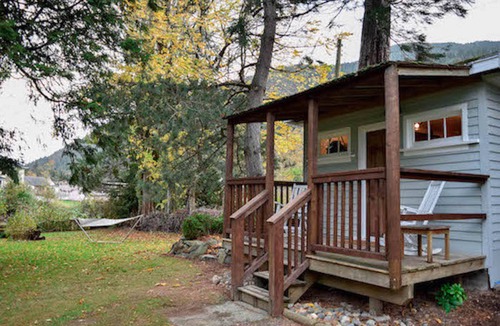 Harrison Hot Springs Cottage | Tiny cottage with kitchenette
