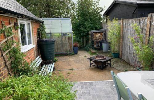 Ningwood Apartment | Tiny Cottage for couples in the countryside