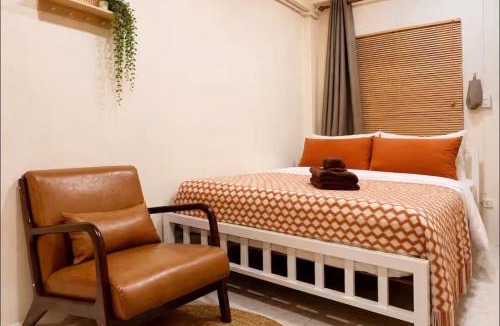 Bangkok Yai Hostel | Tiny Cozy Room - Wat Arun
