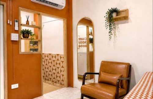 Bangkok Yai Hostel | Tiny Cozy Room - Wat Arun