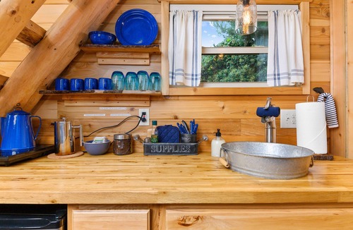 Kerns Hotel | Tiny Digs - Hotel of Tiny Houses