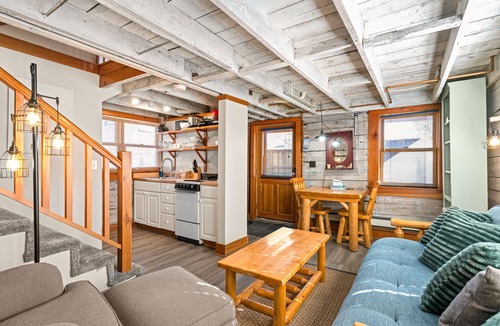 Park Point Cottage | Tiny Driftwood Cottage Near Beach Access