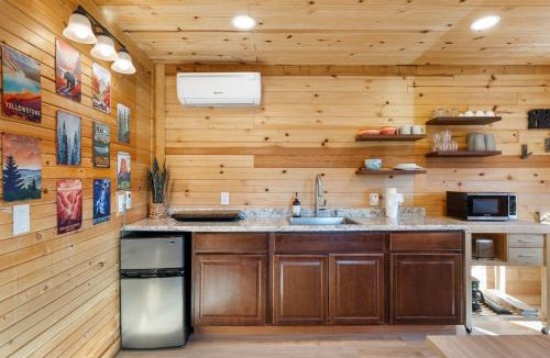 Williams Cabin | Tiny Elk Cabin - 1BR Wilderness Retreat Near Grand Canyon w Outdoor Fireplace