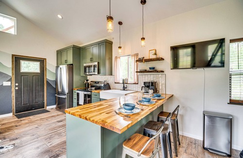 Lake George Apartment | Tiny Glamping Cabin: 2 Mi to Eleven Mile Reservoir